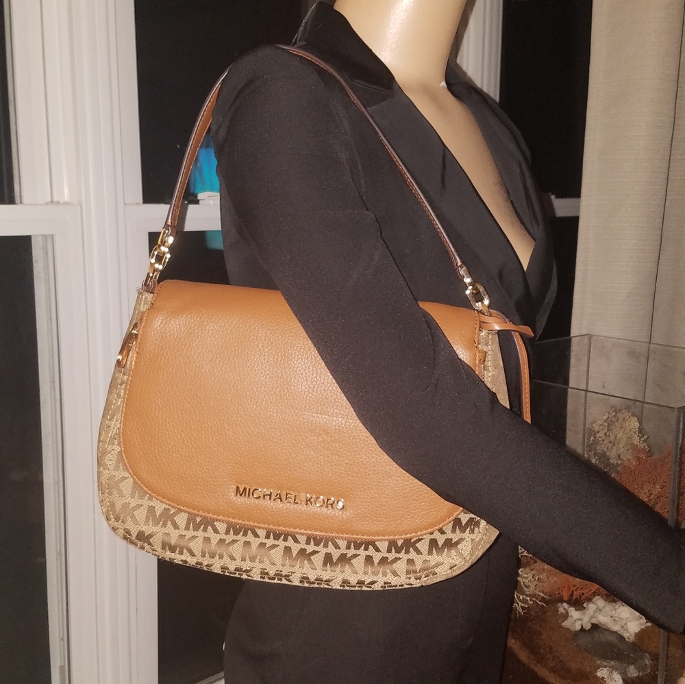 Mk Benford Medium Shoulder Bag
